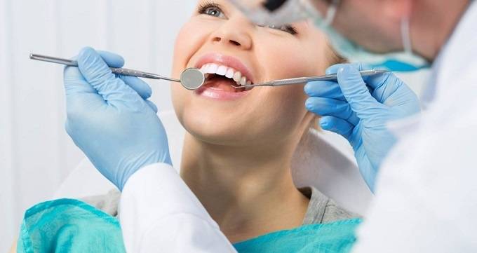جراح دندان پزشک کیست؟